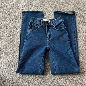 Aritzia denim forum 90’s mid rise snatched 23